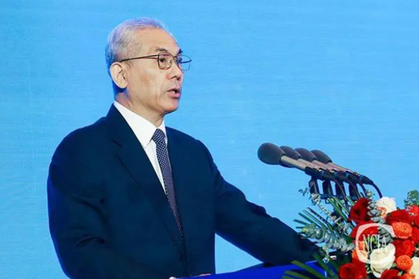 國投盛世董事長劉嚴(yán)蓬作為協(xié)會(huì)監(jiān)事長受邀參加2023中國國際涂料大會(huì)!